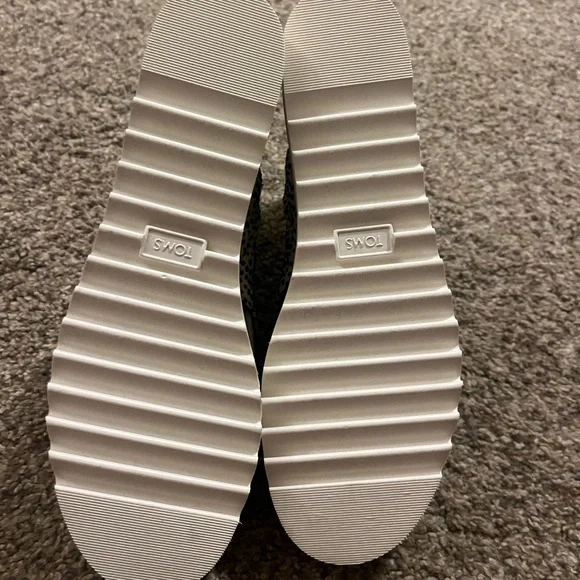 Toms Black and Cream Women's Sandals - Picture 5 of 5